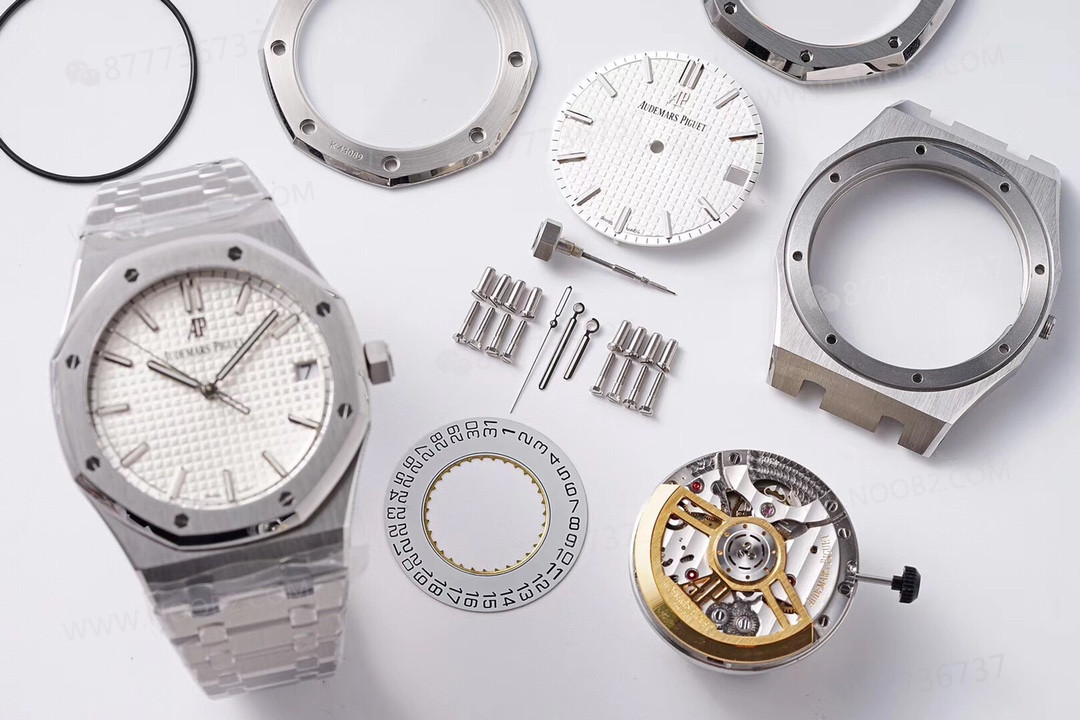 ZF Audemars Piguet 15500 beyaz kadranlı saatin sökülmüş halini gösteriyorum — 7. fotoğraf