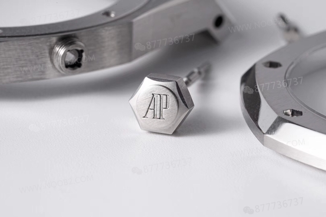 ZF Audemars Piguet 15500 beyaz kadranlı saatin sökülmüş halini gösteriyorum — 12. fotoğraf