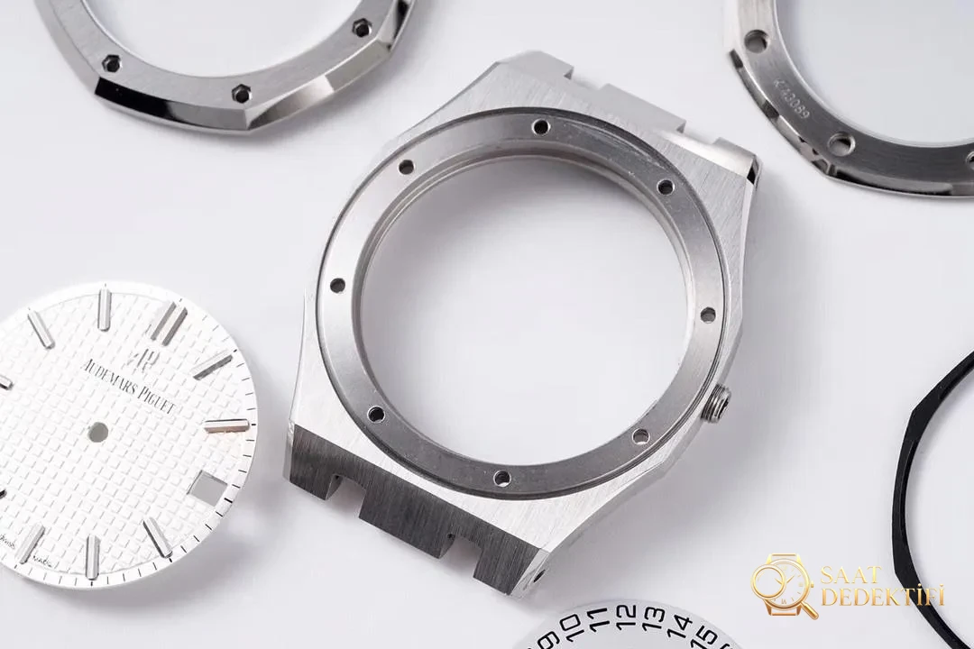 ZF Audemars Piguet 15500 beyaz kadranlı saatin sökülmüş halini gösteriyorum - Tepe Koruması ve Ayar Fonksiyonu