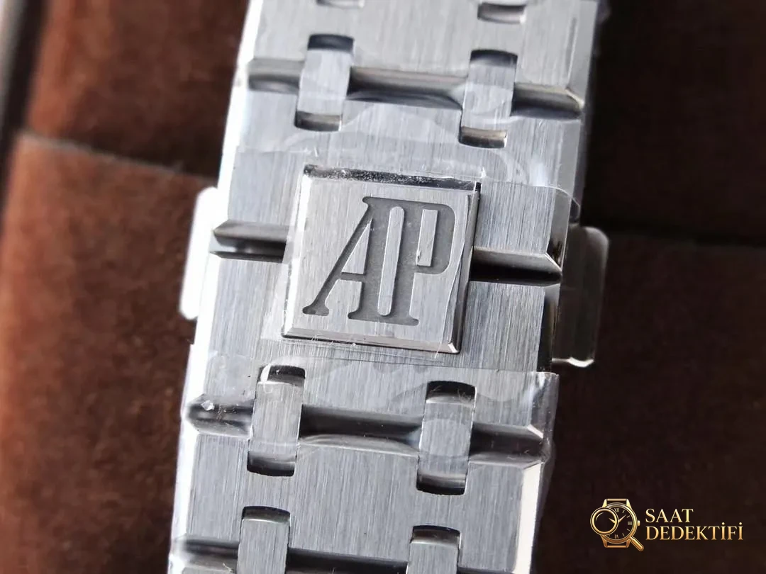 ZF Audemars Piguet 15500 beyaz kadranlı saatin sökülmüş halini gösteriyorum - Mekanizma Çark Dizilimi ve Taş Yatakları