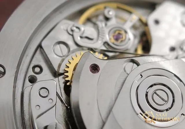 ZF fabrikası IWC Portugieser Chronograph V2 IW371446 mavi akrep ve yelkovan: işçilik gerçekten nasıl? - Yan Profil ve Kordon Bağlantısı