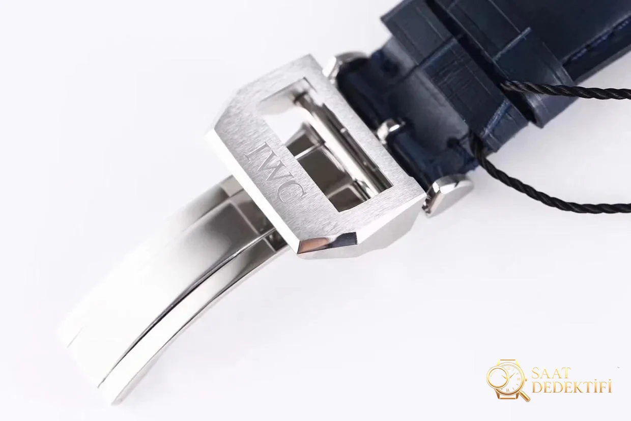ZF fabrikası IWC Portugieser Chronograph V2 IW371446 mavi akrep ve yelkovan: işçilik gerçekten nasıl? - Kordon Dokusu ve Dikiş Detayları