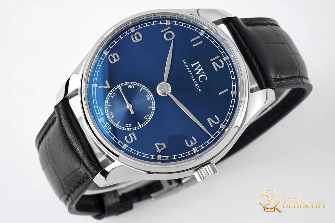 ZF Factory 2020 IWC Yeni Portugieser 40 Serisi Küçük Saniye Replika Saat IW358305 - Bilekte Duruş ve Kasa Orantısı