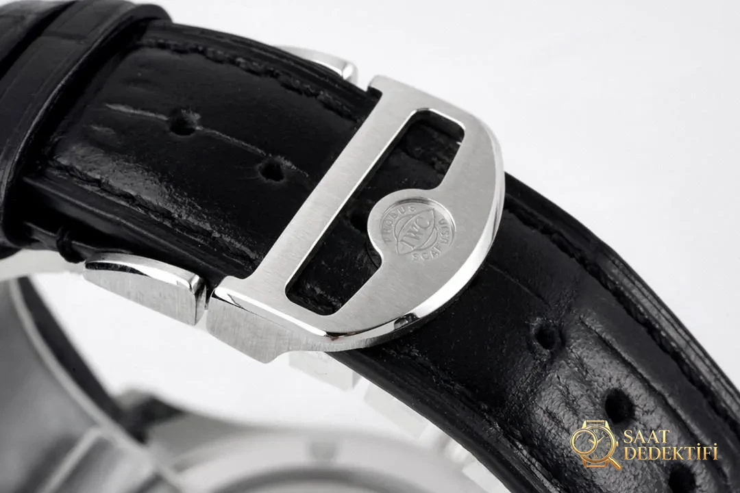 ZF Factory 2020 IWC Yeni Portugieser 40 Serisi Küçük Saniye Replika Saat IW358305 - Fosfor ve Super-LumiNova Gece Görünümü