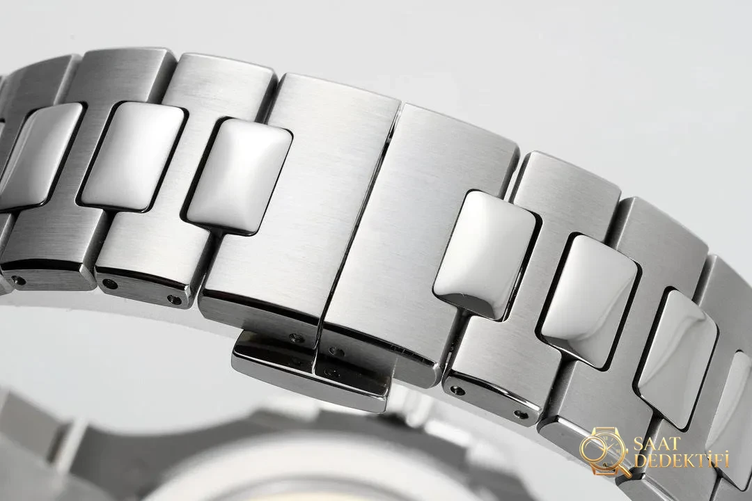 ZF Factory 2025 amiral gemisi üretimi | Patek Philippe Cal.26-330SC replika mekanizması, sektörün zirvesinde bir atılım - Fosfor ve Super-LumiNova Gece Görünümü