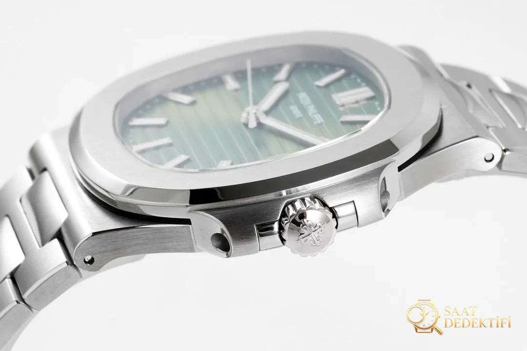 ZF Factory 2025 amiral gemisi üretimi | Patek Philippe Cal.26-330SC replika mekanizması, sektörün zirvesinde bir atılım - Genel Açı ve Estetik Duruş