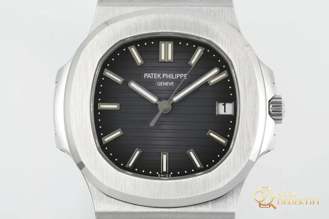ZF Factory 2025 amiral gemisi üretimi | Patek Philippe Cal.26-330SC replika mekanizması, sektörün zirvesinde bir atılım - Arka Safir Cam Altında Kalibre Detayı