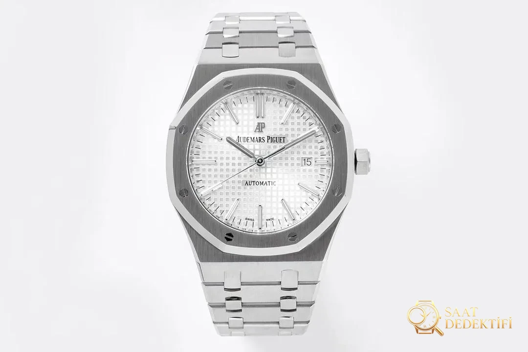 ZF Factory 2025'in iddialı çalışması: Audemars Piguet Royal Oak 15400 V2, tek parça mekanizmasıyla göz kamaştırıyor! - görsel 10