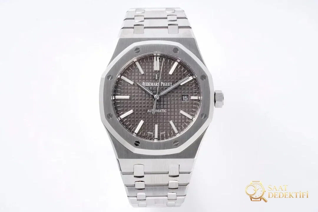 ZF Factory 2025'in iddialı çalışması: Audemars Piguet Royal Oak 15400 V2, tek parça mekanizmasıyla göz kamaştırıyor! - görsel 28
