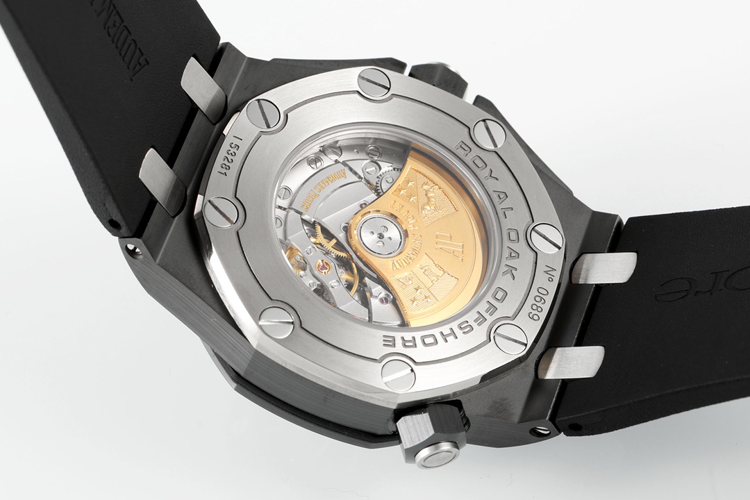 ZF Factory 2025'in iddialı çalışması, çığır açan seramik işçiliğiyle klasiği yeniden yorumluyor — Audemars Piguet Royal Oak Offshore 15707 serisi replika saat, piyasanın en üst donanımlı versiyonu sayılabilir ve dalış sporu saatlerine siyah-beyaz sanatın yeni ruhunu katıyor. — 28. fotoğraf
