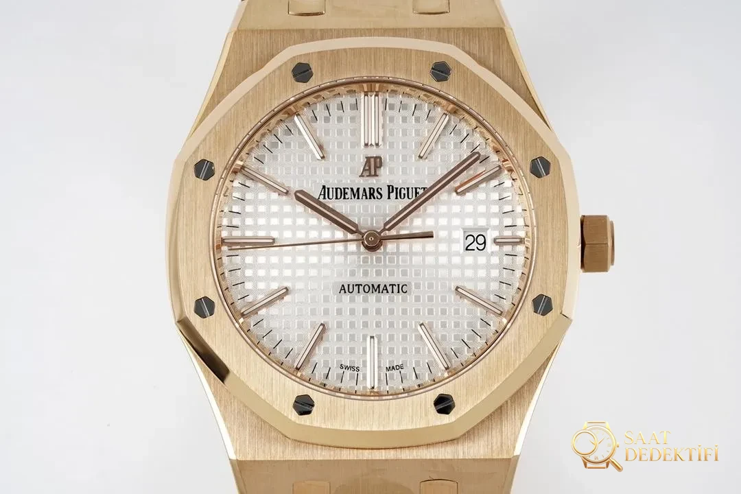 Audemars Piguet Royal Oak ZF Factory İncelemesi - Ön Görünüm ve Kasa Tasarımı