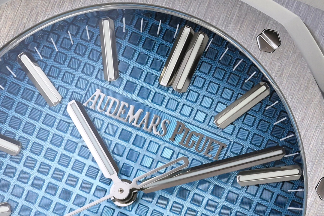 ZF Factory 2025'in zirve çalışması: Audemars Piguet 15510 serisinin VIP özel «Buz Mavisi» ve «Dumanlı Mavi» kadranlı modelleri geliyor! — 5. fotoğraf
