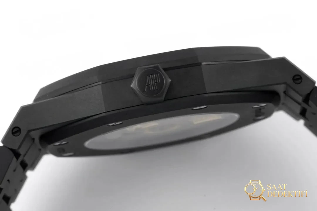 ZF Factory Audemars Piguet 15400 Royal Oak DLC Altın-Çelik Karbon Siyahı Kaplama Saat - Bilekte Duruş ve Kasa Orantısı
