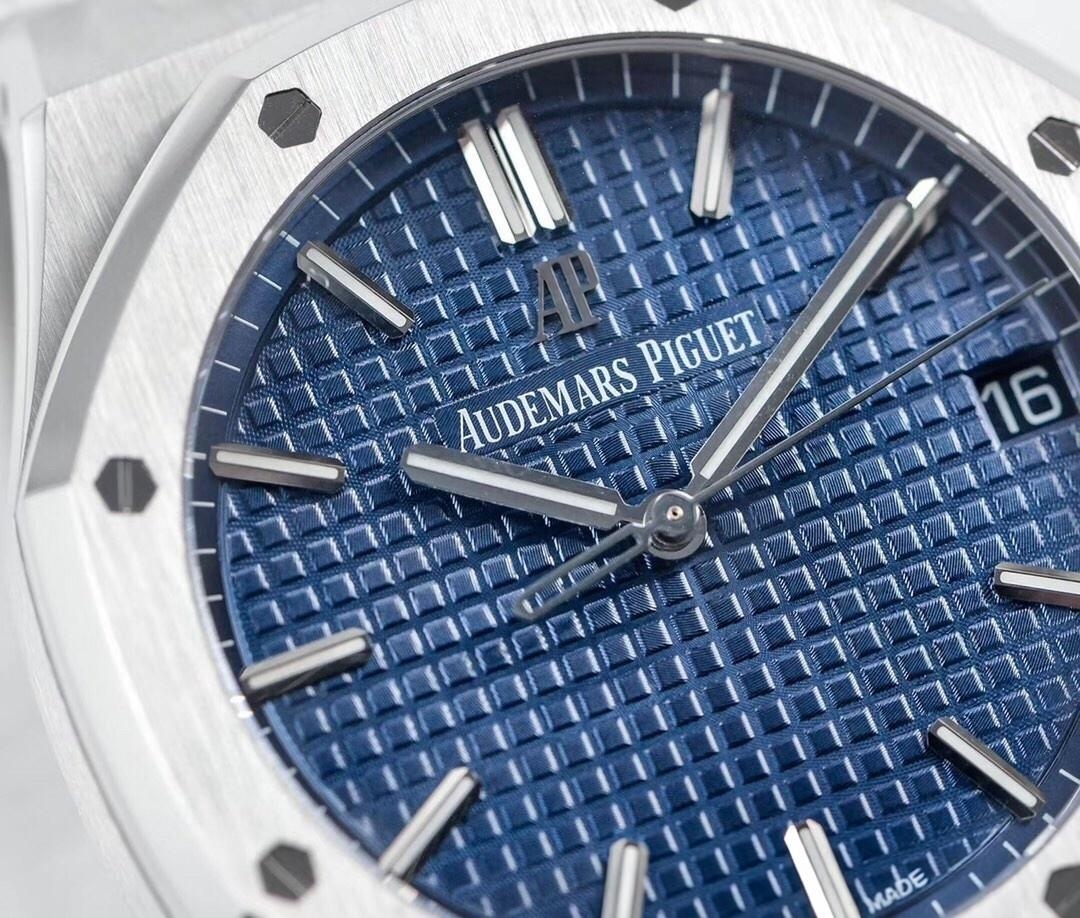 ZF Factory Audemars Piguet 15500 bir bakışta sahte belli eder mi? — 5. fotoğraf