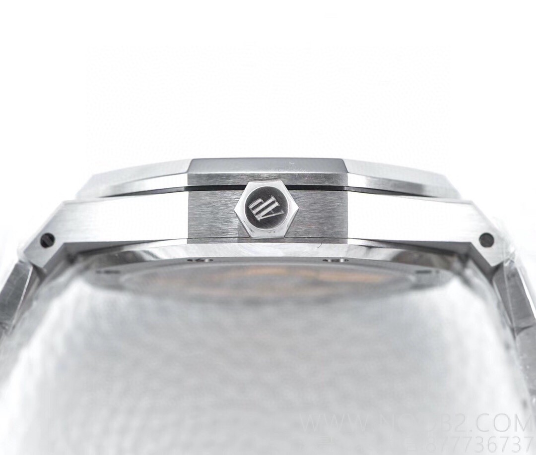 ZF Factory Audemars Piguet 15500 bir bakışta sahte belli eder mi? — 7. fotoğraf