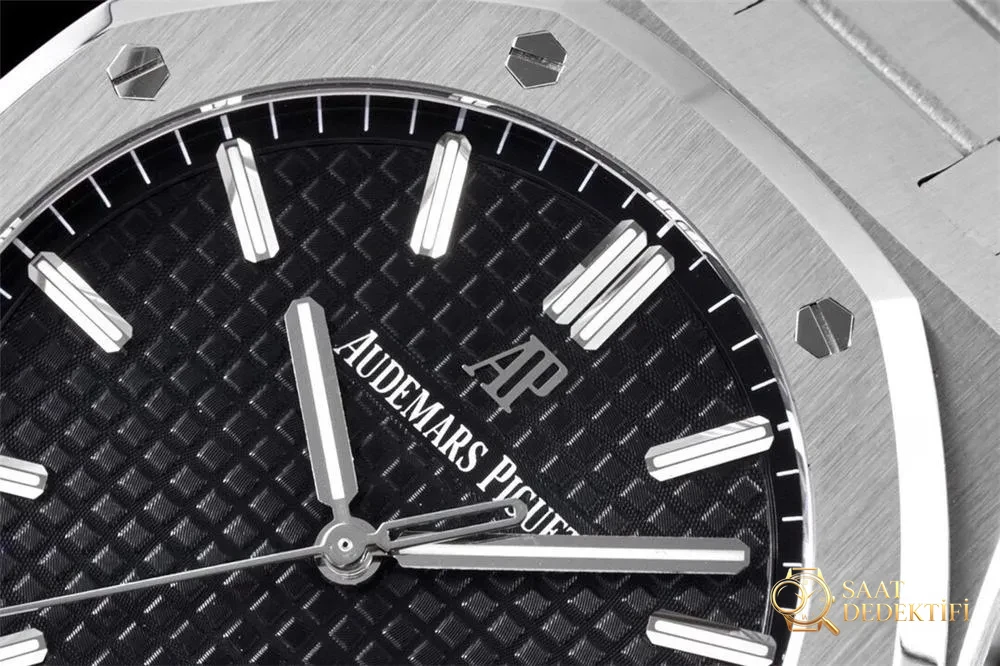 ZF Factory Audemars Piguet 15500 V2 sürümünde hangi renk seçilmeli? Mavi kadran mı, siyah kadran mı? - Bilekte Duruş ve Kasa Orantısı