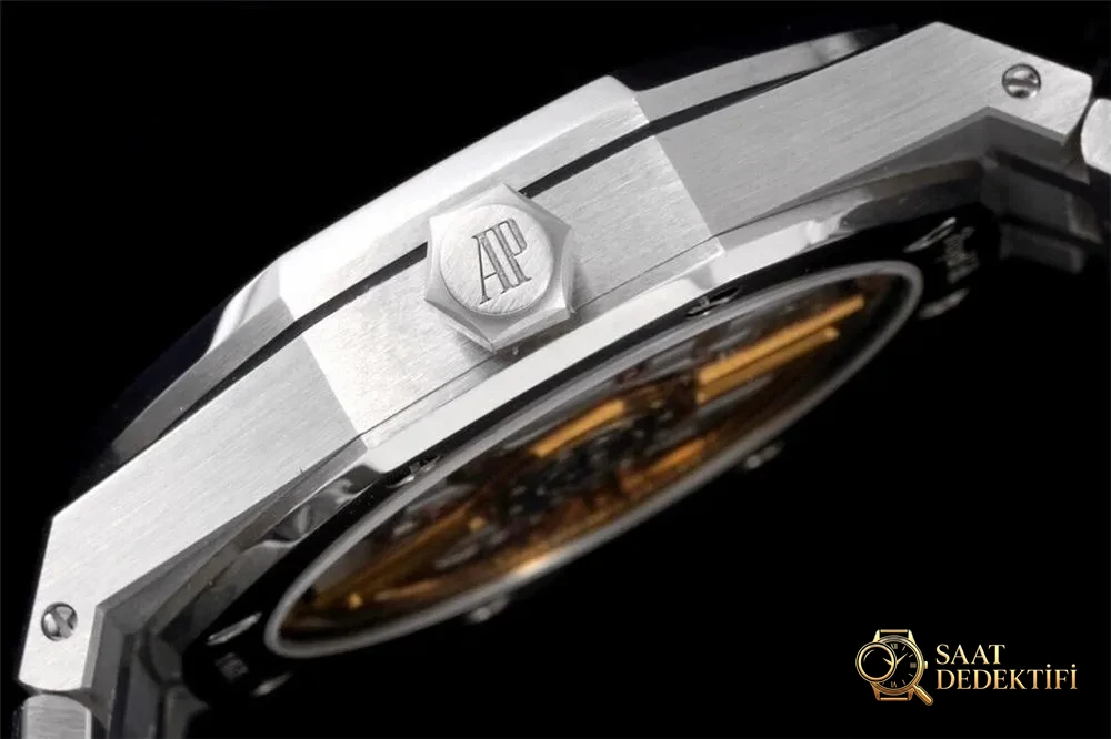 ZF Factory Audemars Piguet 15500 V2 sürümünde hangi renk seçilmeli? Mavi kadran mı, siyah kadran mı? - Yan Profil ve Kordon Bağlantısı