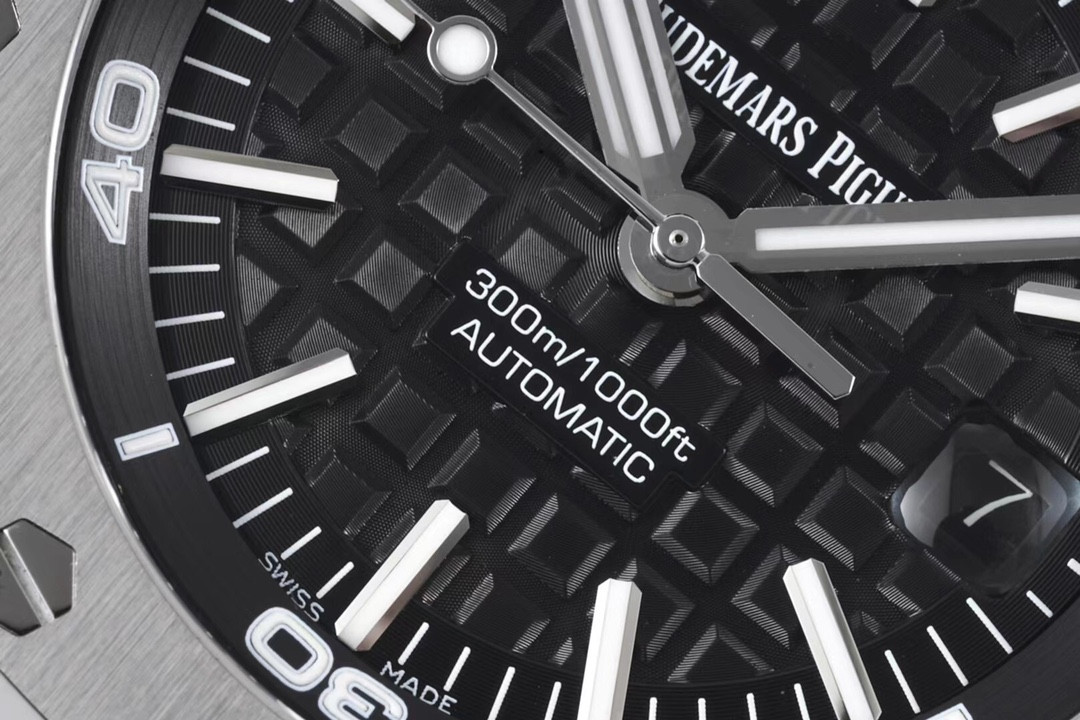 ZF Factory Audemars Piguet 15703 orijinalinden ayırt edilir mi? İşçiliği JF Factory ile boy ölçüşebilir mi? — 8. fotoğraf