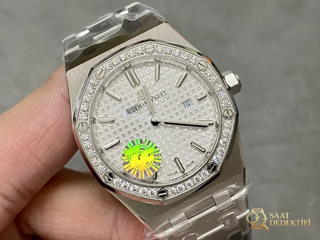 ZF Factory Audemars Piguet 67651 kuvars kadın saatinin kalitesi nasıl? - Kadran Detayı ve Bezel İşçiliği