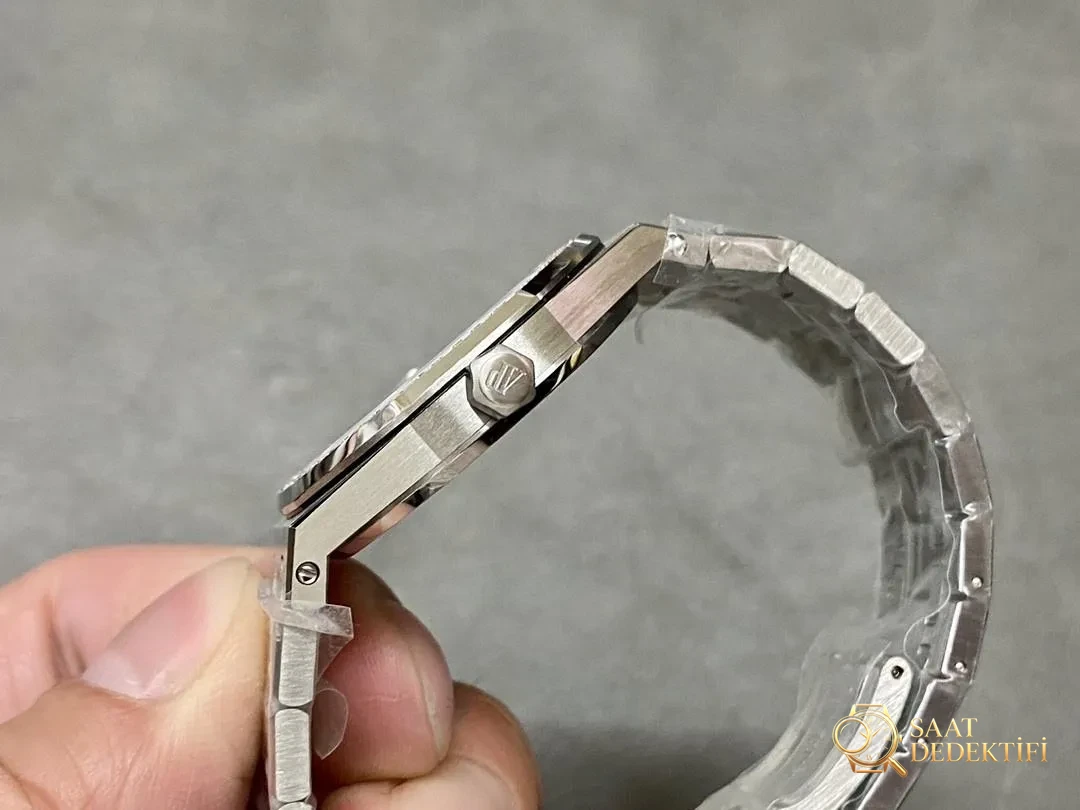 ZF Factory Audemars Piguet 67651 kuvars kadın saatinin kalitesi nasıl? - Makro Kadran ve İndeks İşçiliği