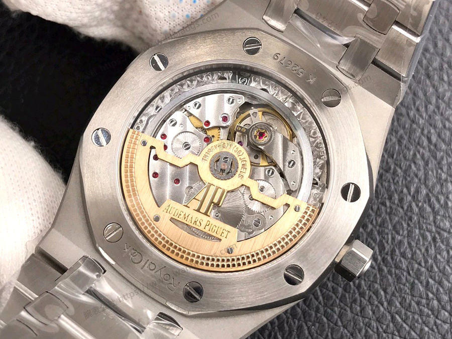 ZF Factory Audemars Piguet Royal Oak 15202 saatinin işçiliği nasıl? — 6. fotoğraf