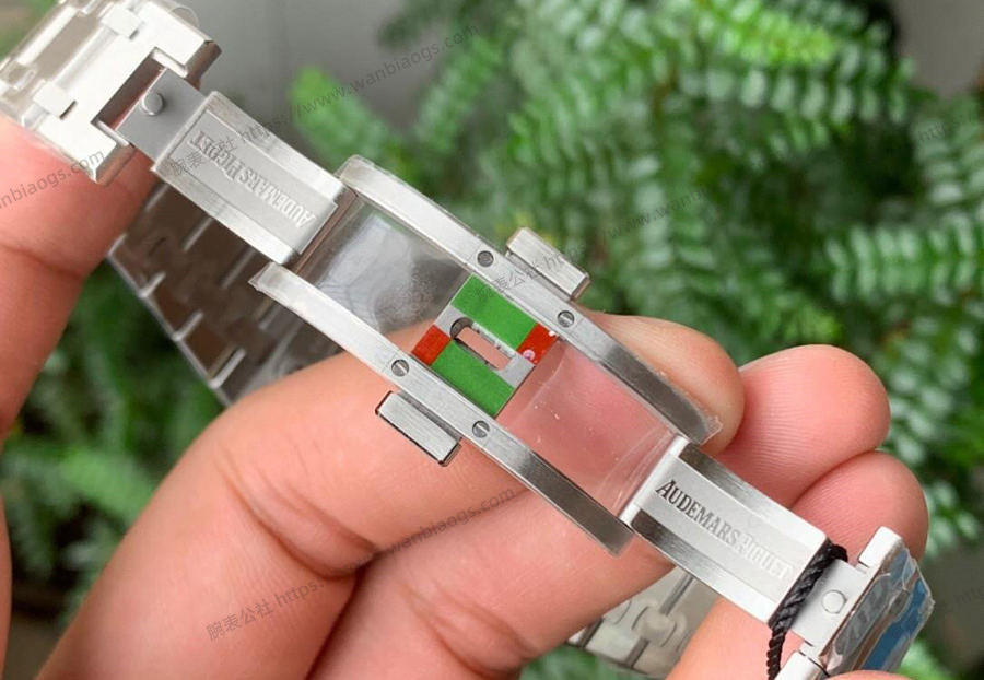 ZF Factory Audemars Piguet Royal Oak 15202 saatinin işçiliği nasıl? — 7. fotoğraf