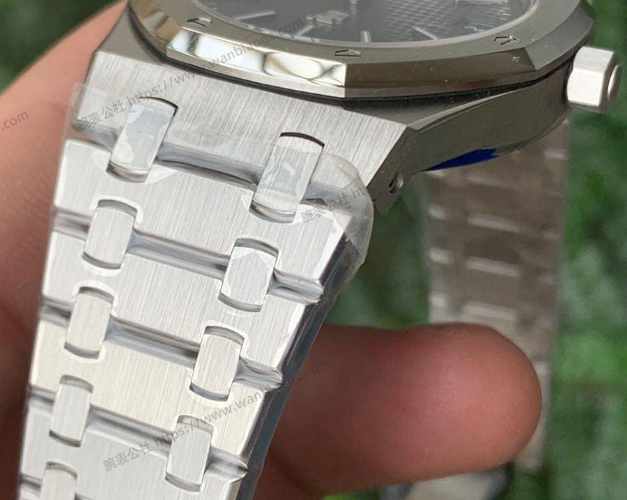 ZF Factory Audemars Piguet Royal Oak 15202 saatinin işçiliği nasıl? — 8. fotoğraf