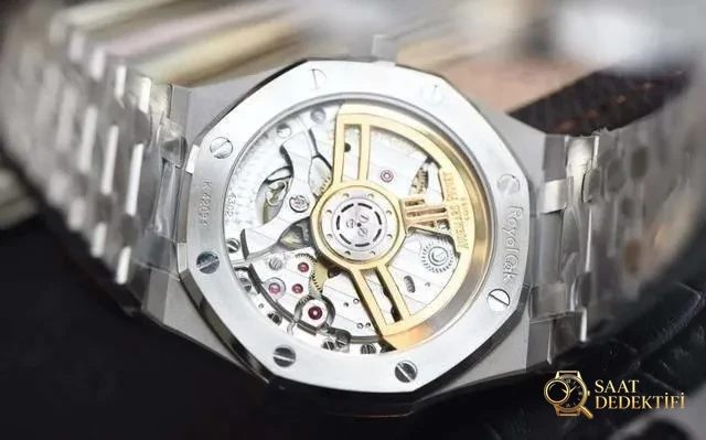 Examen de la fabrication de la montre ZF Factory Audemars Piguet Royal Oak 15500 - Bracelet, fermoir et mécanisme de clip