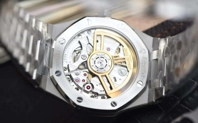 ZF Factory Audemars Piguet Royal Oak 15500 saat işçilik incelemesi — 5. fotoğraf