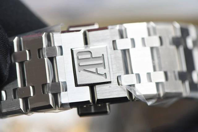ZF Factory Audemars Piguet Royal Oak 15500 saat işçilik incelemesi — 6. fotoğraf