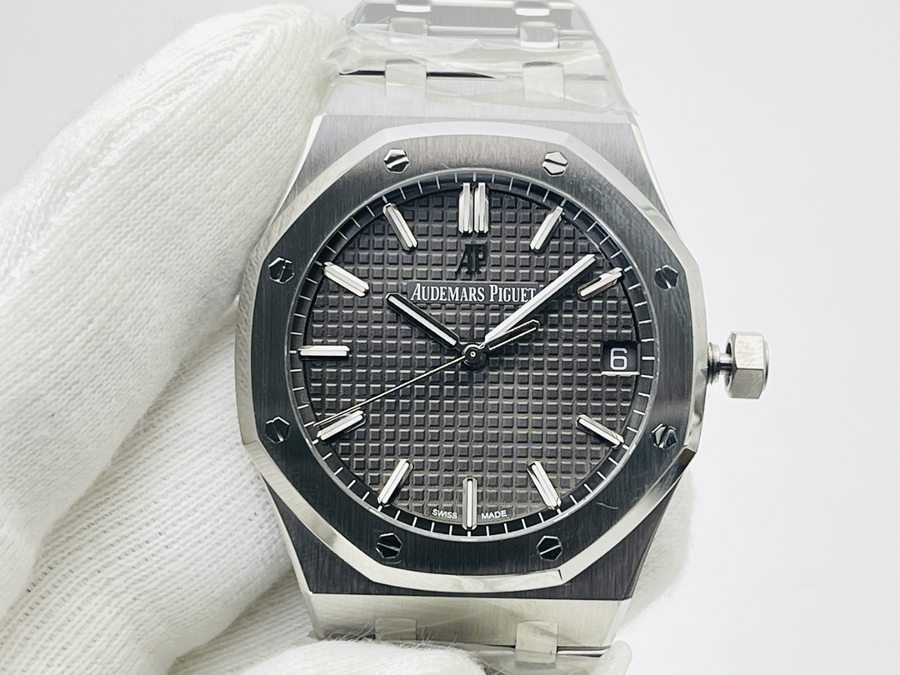 ZF Factory Audemars Piguet Royal Oak 15500 V2 versiyonu "çelik" kralın tacını koruyarak yayında — 2. fotoğraf