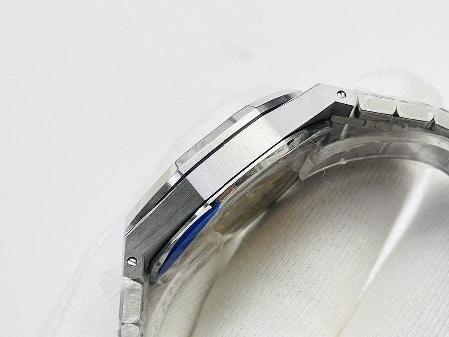 ZF Factory Audemars Piguet Royal Oak 15500 V2 versiyonu "çelik" kralın tacını koruyarak yayında — 11. fotoğraf