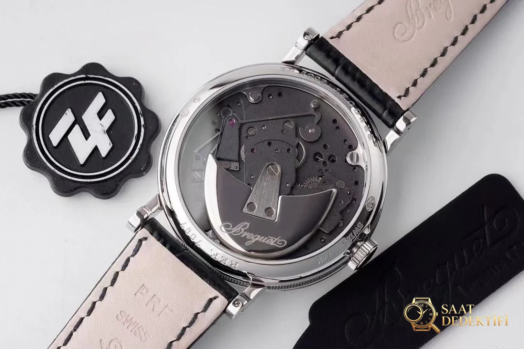 ZF Factory Breguet Tradition Serisi Retrograd Saniye Replika Saat, Gri Kadran - Bilekte Duruş ve Kasa Orantısı