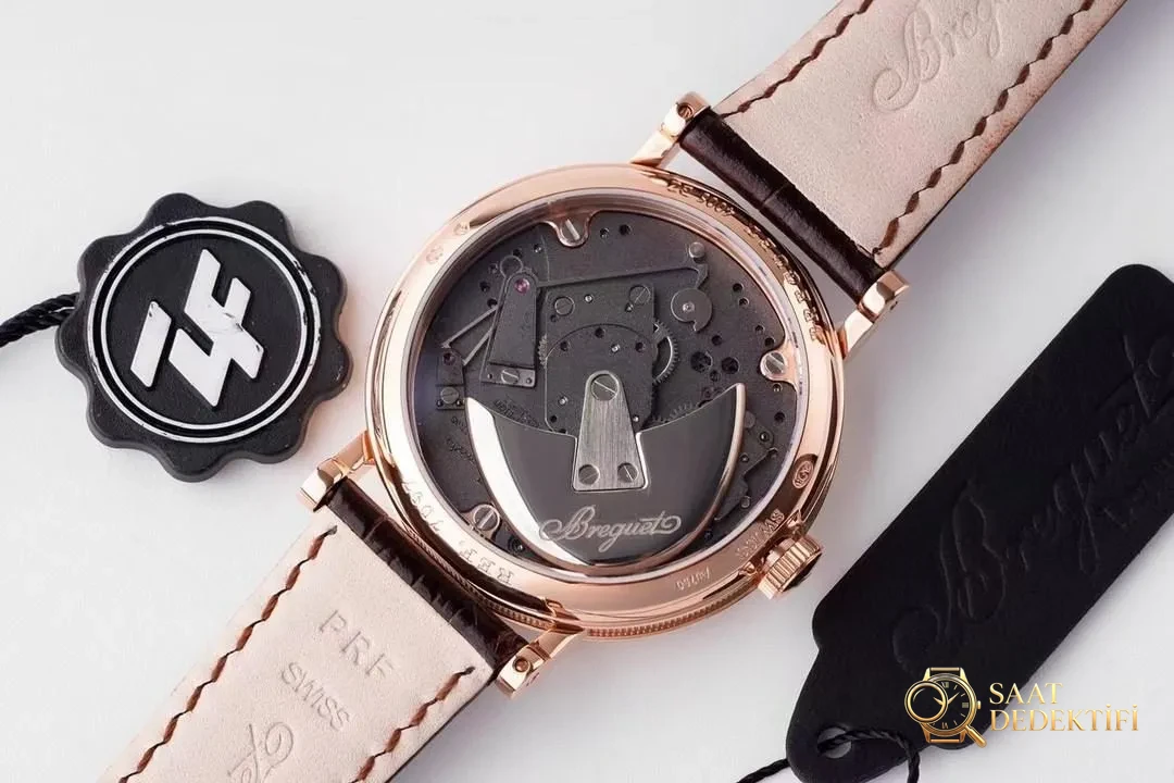 ZF Factory Breguet Tradition serisi retrograd saniyeli replika kol saati, rose gold - Bilekte Duruş ve Kasa Orantısı