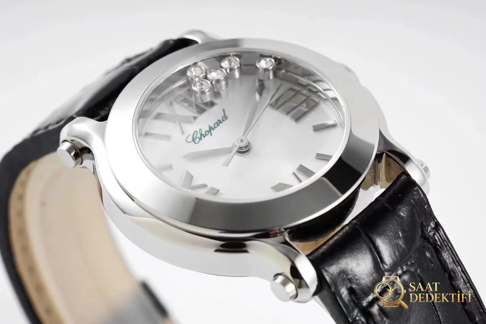 ZF Factory Chopard Happy Diamonds 278509 Kuvars Kadın Saati Replikası Nasıl? - Genel Açı ve Estetik Duruş