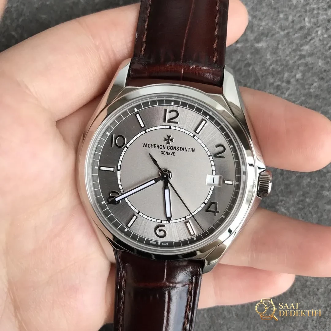 Vacheron Constantin Overseas 4500E ZF Factory İncelemesi - Ön Görünüm ve Kasa Tasarımı