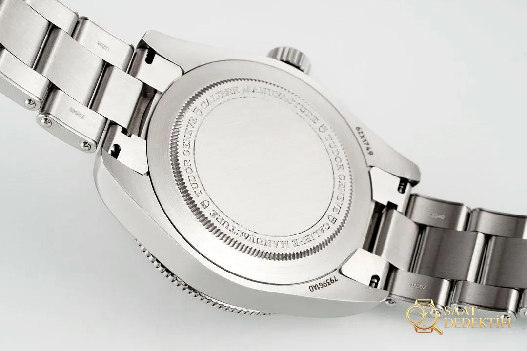 [ZF Factory iddialı yapım-Tudor Black Bay 1958 GMT «Kola Bezel» koleksiyonluk replika] - Mekanizma Zemberek ve Balans Detayı