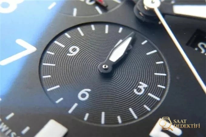 ZF Factory IWC Pilot serisi IW377704 Le Petit Prince özel versiyon kronograf replika saat gerçek-replika karşılaştırması ve orijinal incelemesi - Bilezik Bakla Ayrımı ve Pim Yapısı