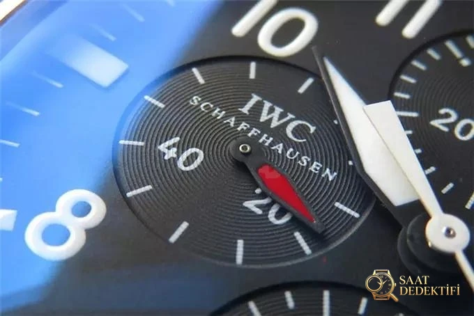 ZF Factory IWC Pilot serisi IW377704 Le Petit Prince özel versiyon kronograf replika saat gerçek-replika karşılaştırması ve orijinal incelemesi - Kadran İbreleri ve Saniye Akışı