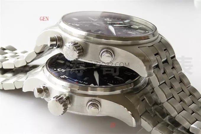 ZF Factory IWC Pilot serisi IW377704 Le Petit Prince özel versiyon kronograf replika saat gerçek-replika karşılaştırması ve orijinal incelemesi — 26. fotoğraf