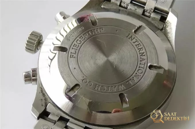 ZF Factory IWC Pilot serisi IW377704 Le Petit Prince özel versiyon kronograf replika saat gerçek-replika karşılaştırması ve orijinal incelemesi - Genel Açı ve Koleksiyon Duruşu