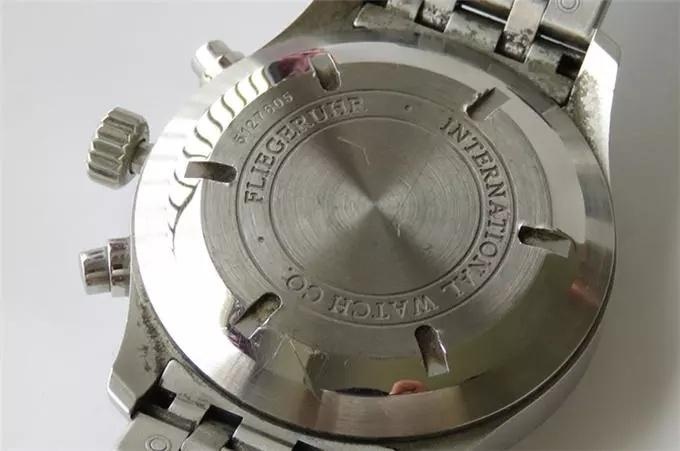 ZF Factory IWC Pilot serisi IW377704 Le Petit Prince özel versiyon kronograf replika saat gerçek-replika karşılaştırması ve orijinal incelemesi — 40. fotoğraf