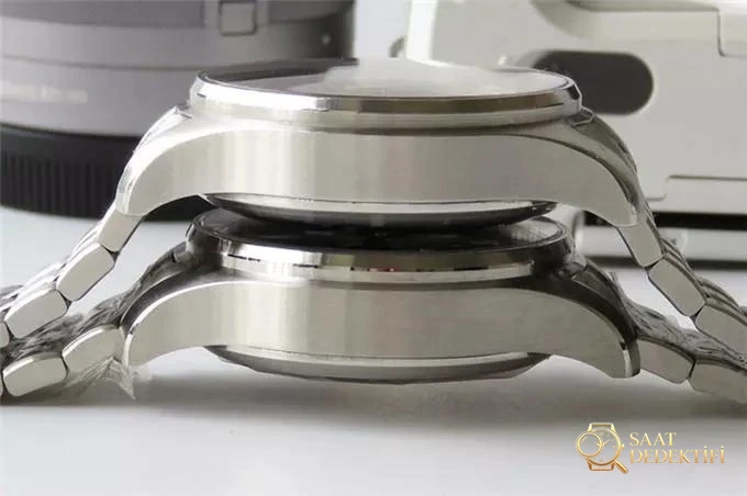 ZF Factory IWC Pilot serisi IW377704 Le Petit Prince özel versiyon kronograf replika saat gerçek-replika karşılaştırması ve orijinal incelemesi - Saat İbreleri Elmas Kesim Yansımaları