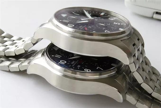 ZF Factory IWC Pilot serisi IW377704 Le Petit Prince özel versiyon kronograf replika saat gerçek-replika karşılaştırması ve orijinal incelemesi — 44. fotoğraf