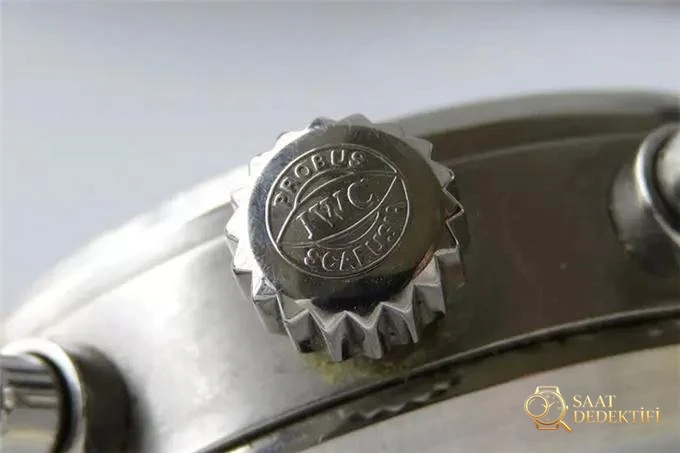 ZF Factory IWC Pilot serisi IW377704 Le Petit Prince özel versiyon kronograf replika saat gerçek-replika karşılaştırması ve orijinal incelemesi - Deri Kordon Dikiş ve Kenar Boyası