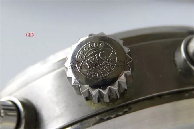 ZF Factory IWC Pilot serisi IW377704 Le Petit Prince özel versiyon kronograf replika saat gerçek-replika karşılaştırması ve orijinal incelemesi — 45. fotoğraf