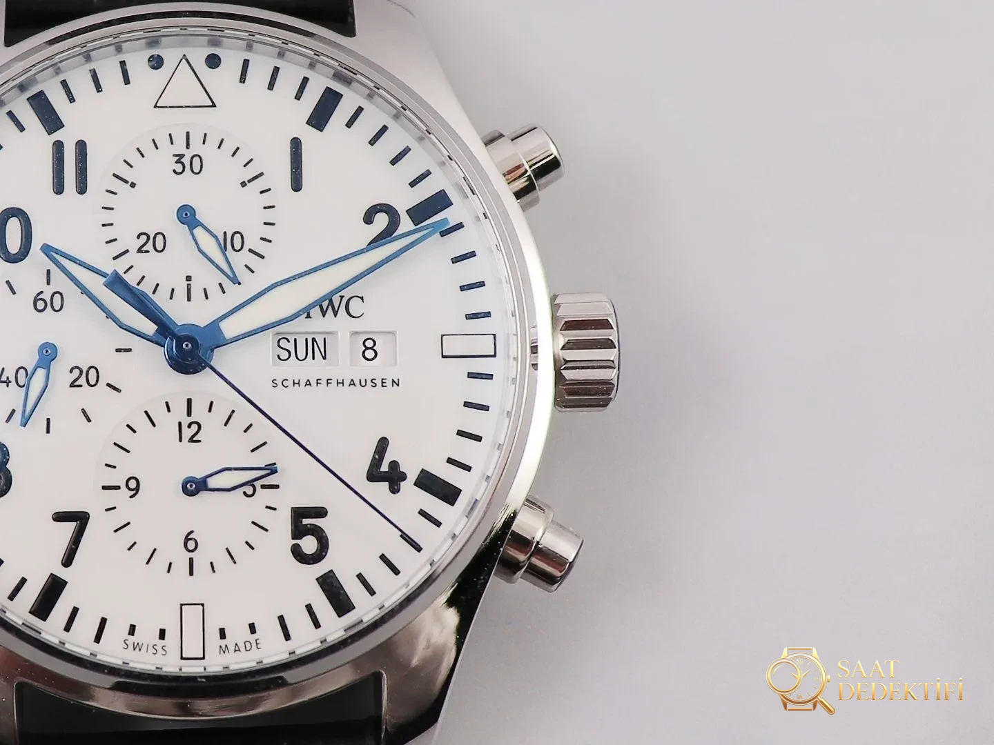 ZF Factory IWC Pilot Spitfire 150. Yıl beyaz kadranlı IWC377725 işçilik nasıl? - Arka Kapak ve Mekanizma Detayı