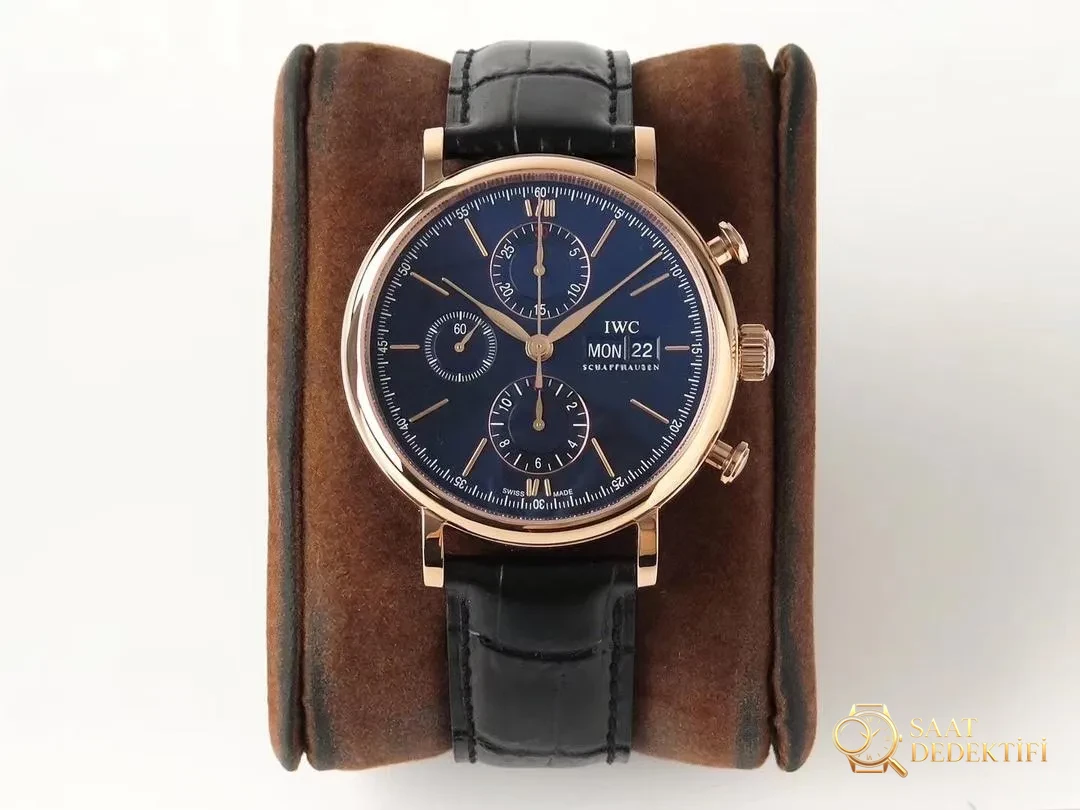 ZF Factory IWC Portofino Kronograf, roze altın kasa mavi kadran incelemesi - Kadran Detayı ve Bezel İşçiliği