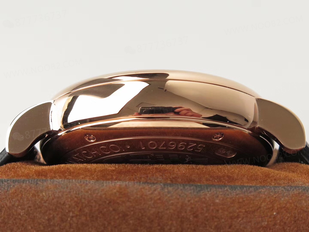 ZF Factory IWC Portofino Kronograf, roze altın kasa mavi kadran incelemesi — 8. fotoğraf