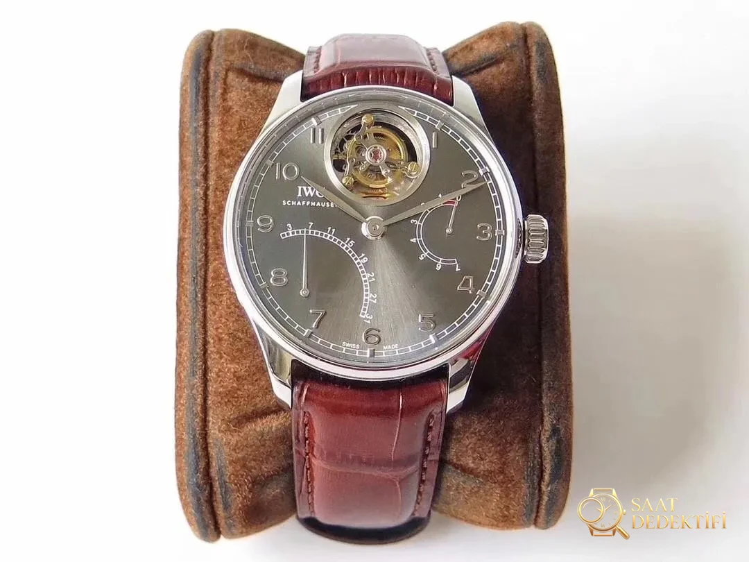 ZF Factory IWC Portugieser 12 Pozisyon Tourbillon Flyback Takvim Gerçek Güç Rezervi Göstergesi 44 mm Replika Saat İncelemesi - Genel Açı ve Estetik Duruş